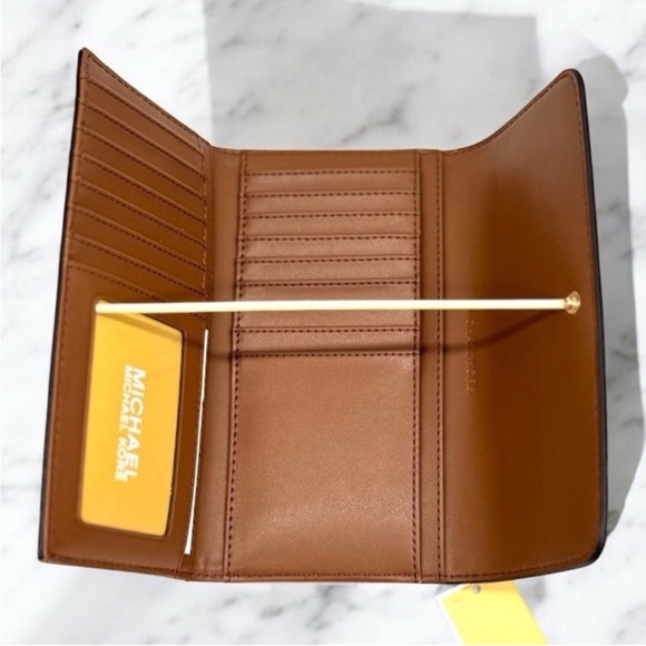 Michael Kors Large Jet Set Travel Signature Wallet Brown - Picture 7 of 8